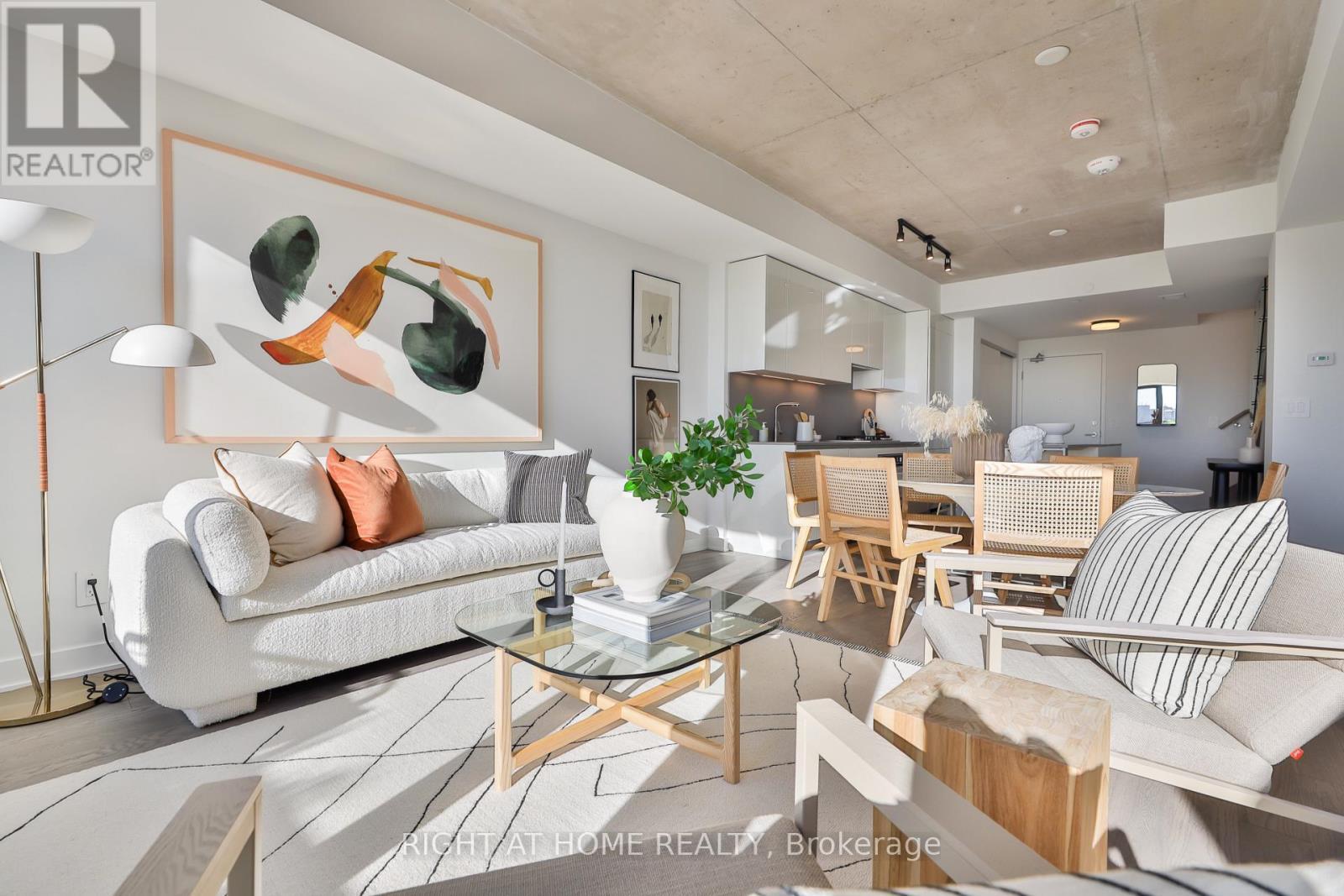 












604 - 2720 DUNDAS STREET W

,
Toronto (Junction Area),




Ontario
M6P0C3


