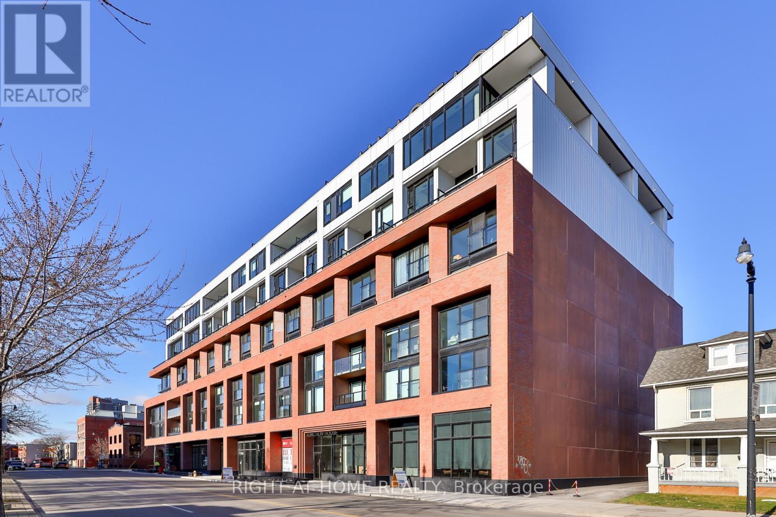 












604 - 2720 DUNDAS STREET W

,
Toronto (Junction Area),




Ontario
M6P0C3

