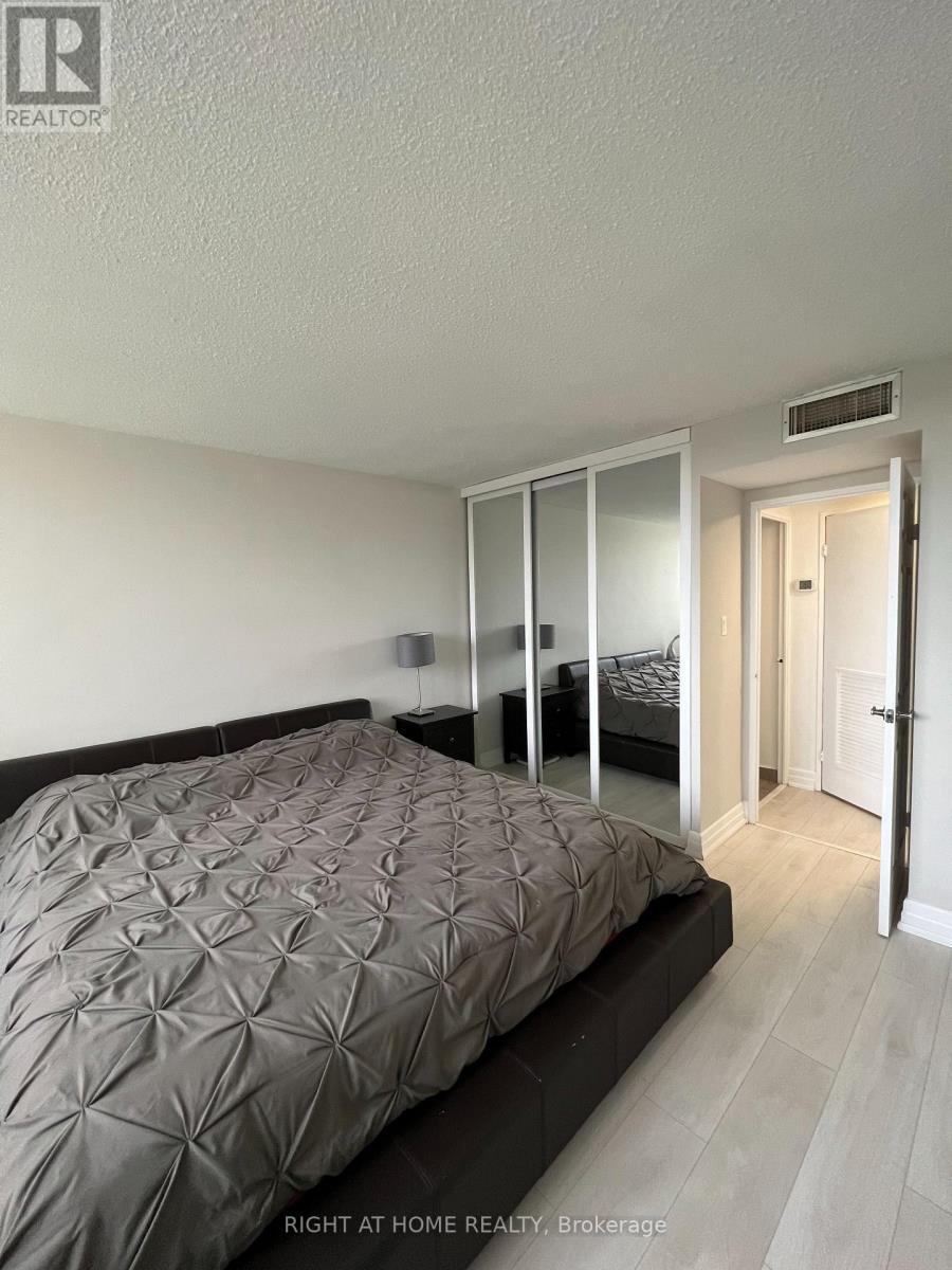 












1018 - 1333 BLOOR STREET

,
Mississauga (Applewood),




Ontario
L4Y3T6

