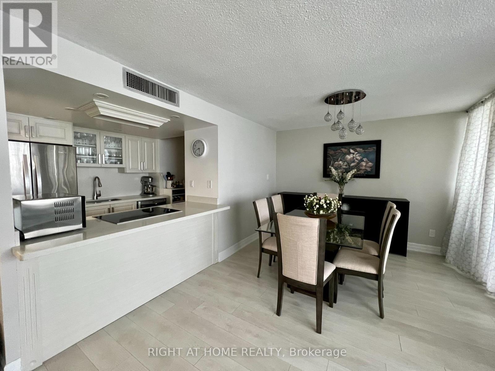 












1018 - 1333 BLOOR STREET

,
Mississauga (Applewood),




Ontario
L4Y3T6

