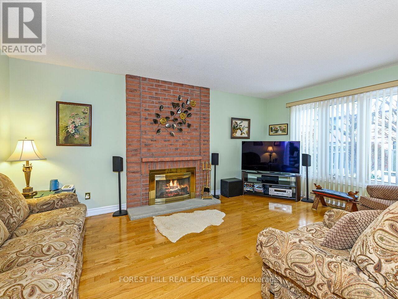 












57 NEWPORT STREET

,
Brampton (Westgate),




Ontario
L6S4N1

