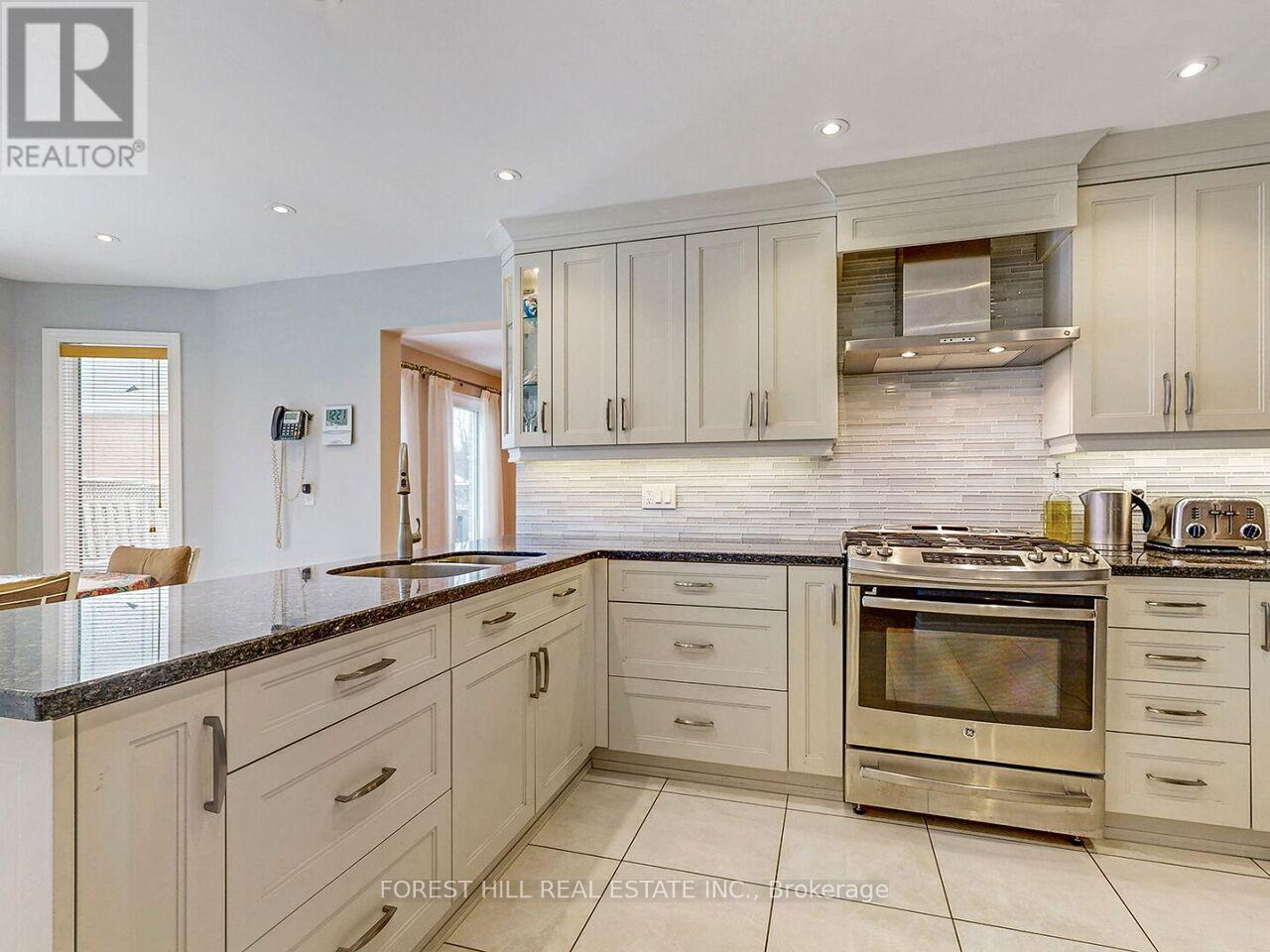 












57 NEWPORT STREET

,
Brampton (Westgate),




Ontario
L6S4N1


