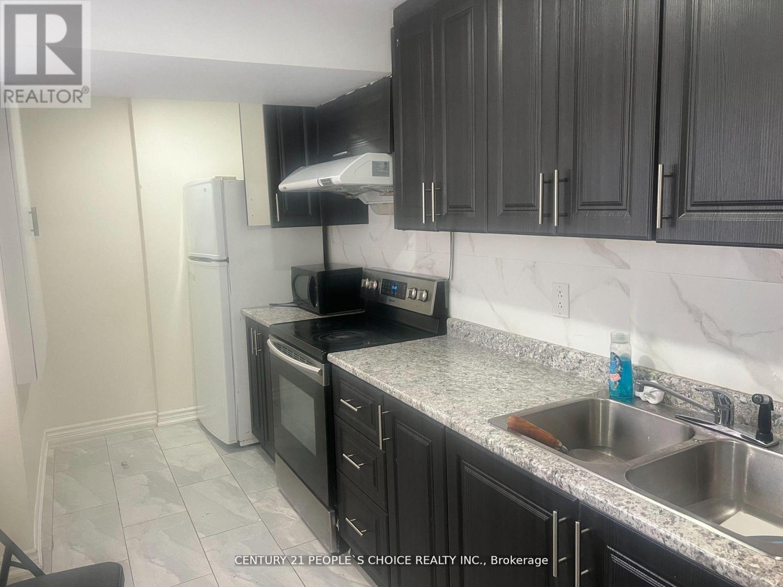 












14 ALBERMARLE COURT

,
Brampton (Heart Lake),




Ontario
L6Z1R4

