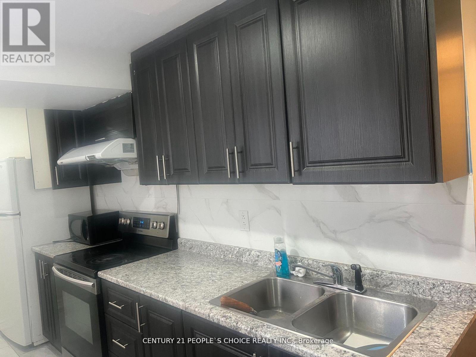 












14 ALBERMARLE COURT

,
Brampton (Heart Lake),




Ontario
L6Z1R4

