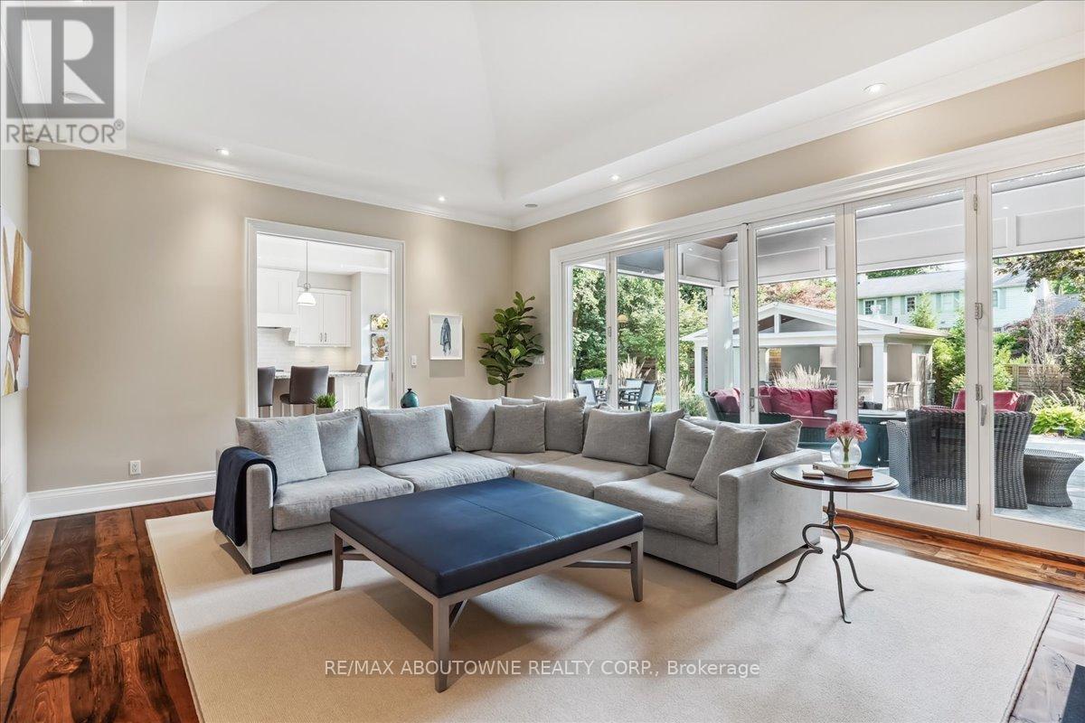 












280 BALSAM DRIVE

,
Oakville (1013 - OO Old Oakville),




Ontario
L6J3X6

