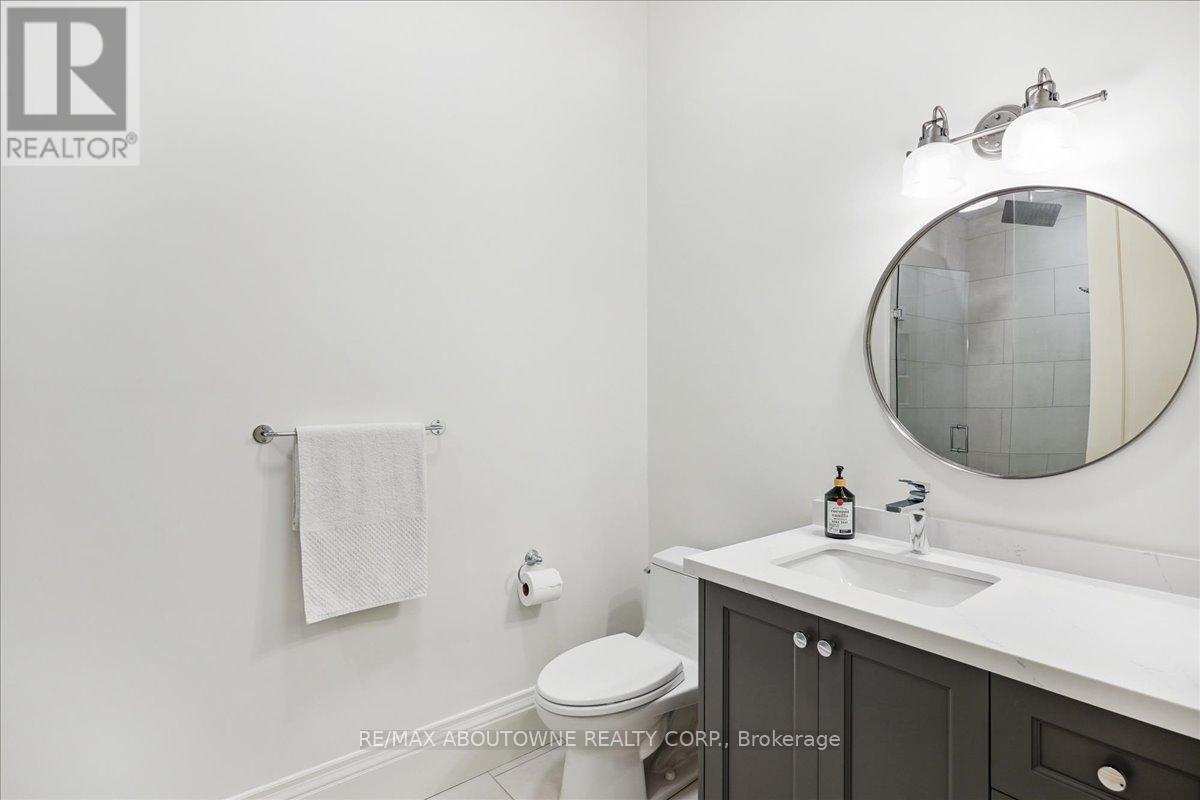 












280 BALSAM DRIVE

,
Oakville (1013 - OO Old Oakville),




Ontario
L6J3X6

