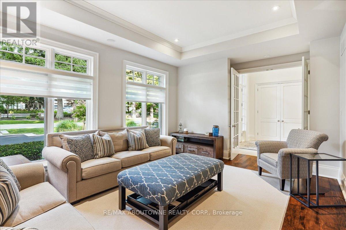 












280 BALSAM DRIVE

,
Oakville (1013 - OO Old Oakville),




Ontario
L6J3X6

