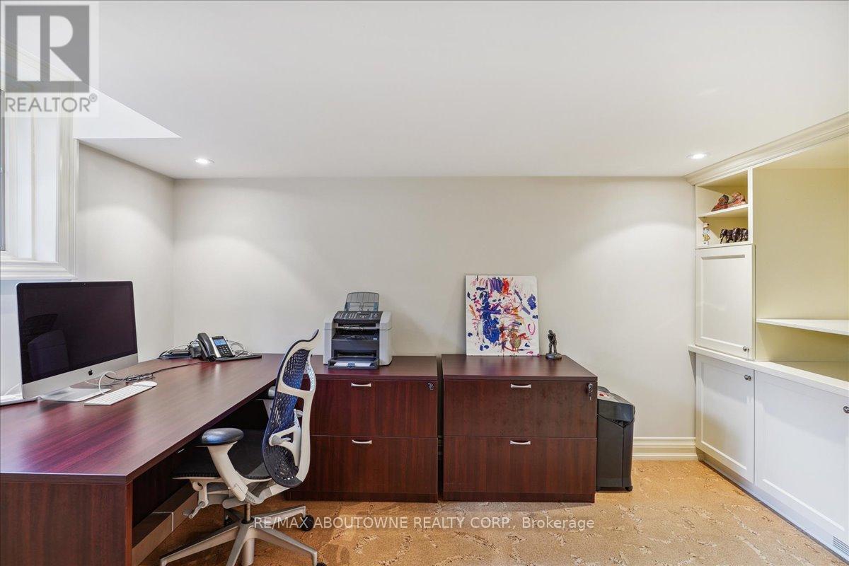 












280 BALSAM DRIVE

,
Oakville (1013 - OO Old Oakville),




Ontario
L6J3X6

