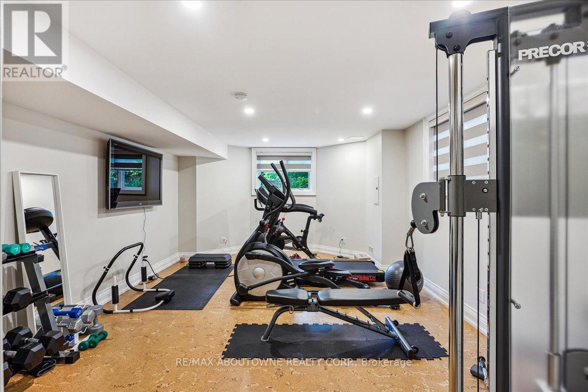 












280 BALSAM DRIVE

,
Oakville (1013 - OO Old Oakville),




Ontario
L6J3X6

