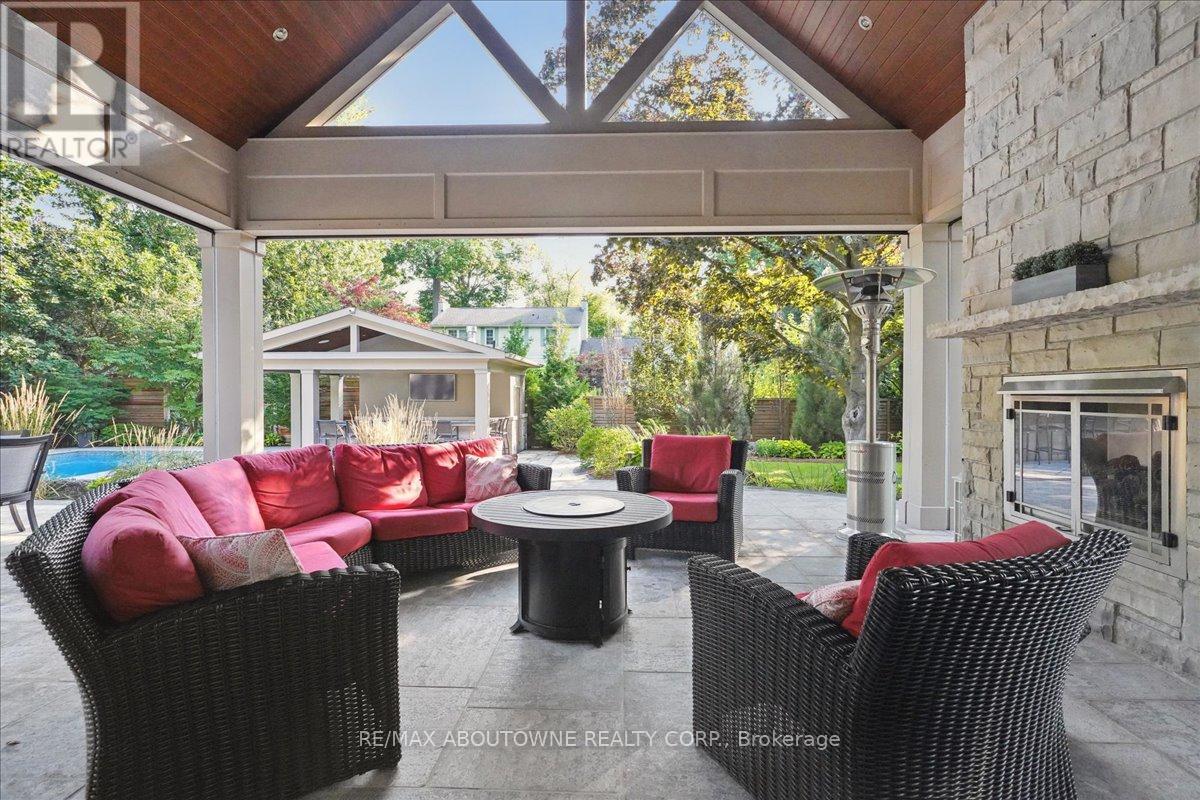 












280 BALSAM DRIVE

,
Oakville (1013 - OO Old Oakville),




Ontario
L6J3X6

