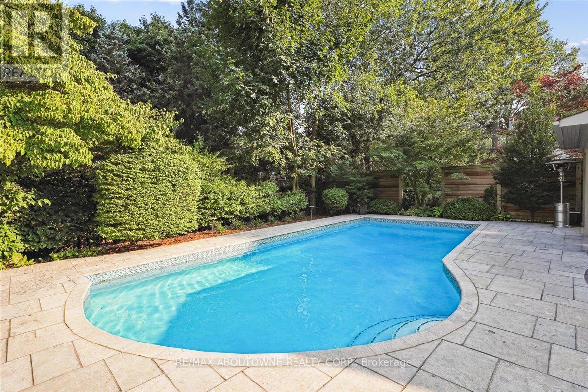 












280 BALSAM DRIVE

,
Oakville (1013 - OO Old Oakville),




Ontario
L6J3X6

