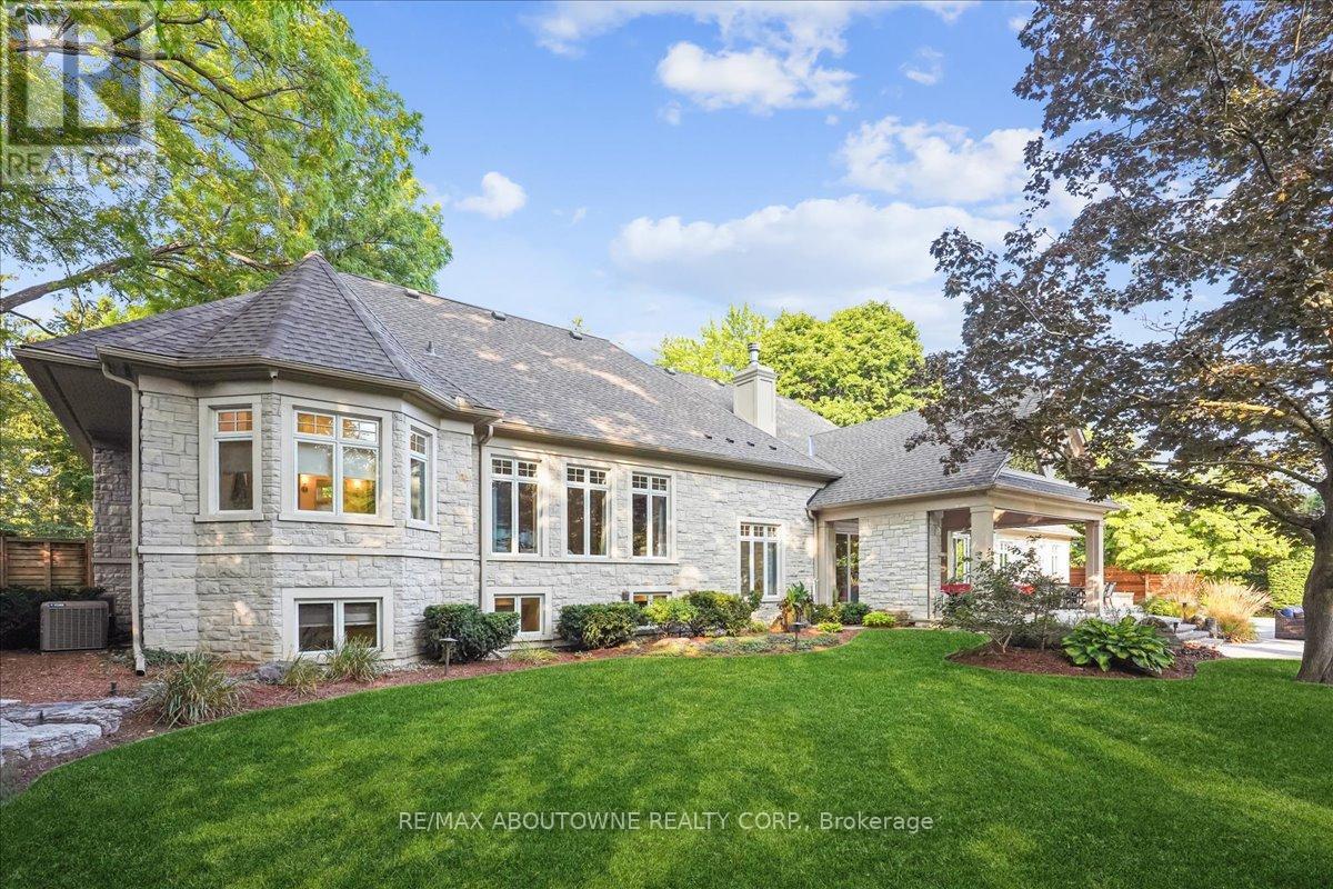 












280 BALSAM DRIVE

,
Oakville (1013 - OO Old Oakville),




Ontario
L6J3X6

