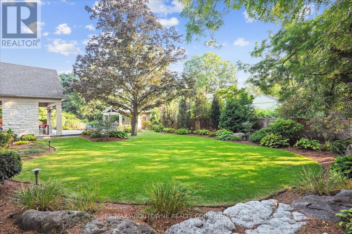 












280 BALSAM DRIVE

,
Oakville (1013 - OO Old Oakville),




Ontario
L6J3X6

