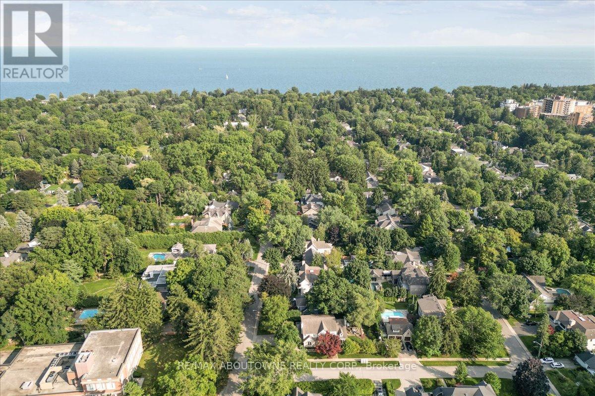 












280 BALSAM DRIVE

,
Oakville (1013 - OO Old Oakville),




Ontario
L6J3X6

