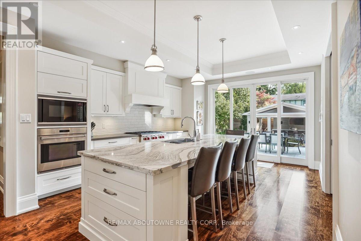 












280 BALSAM DRIVE

,
Oakville (1013 - OO Old Oakville),




Ontario
L6J3X6

