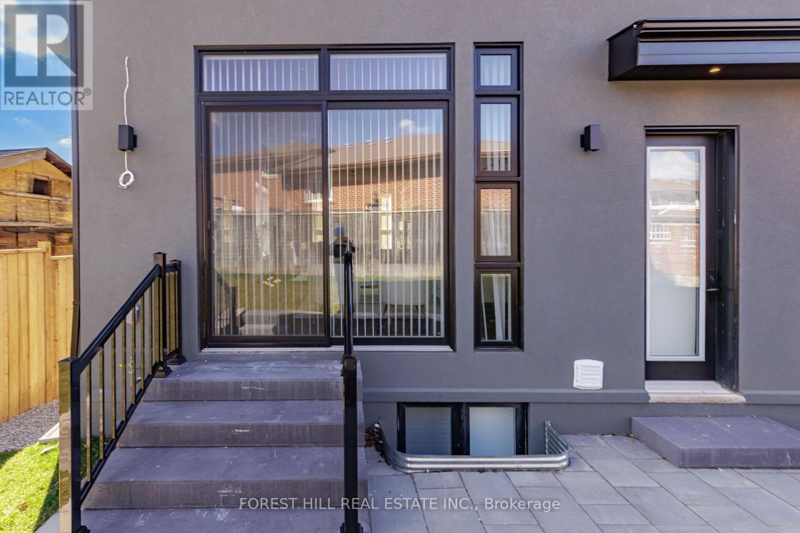 












4017 TWINE CRESCENT

,
Mississauga (Rathwood),




Ontario
L4Z1E8

