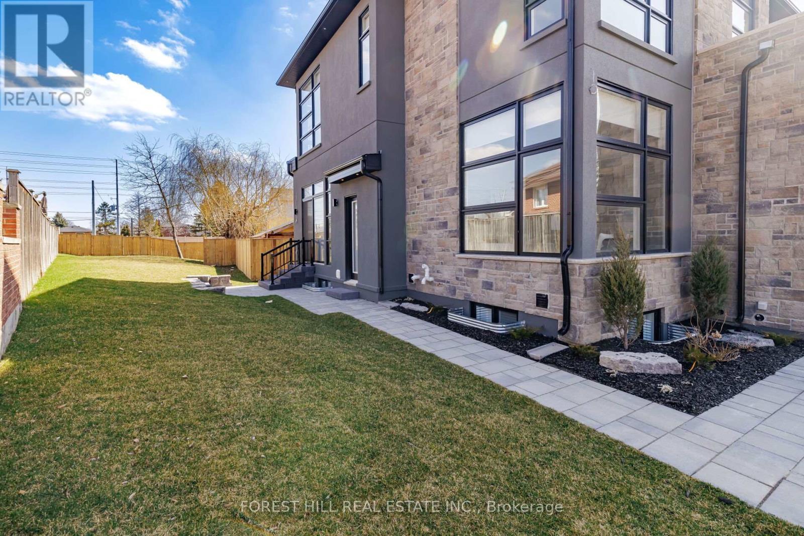 












4017 TWINE CRESCENT

,
Mississauga (Rathwood),




Ontario
L4Z1E8

