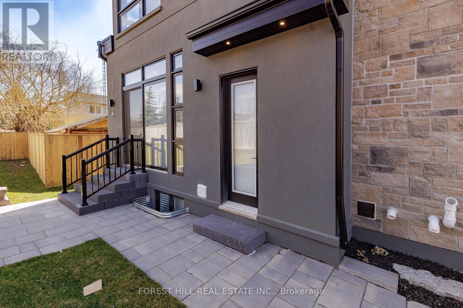 












4017 TWINE CRESCENT

,
Mississauga (Rathwood),




Ontario
L4Z1E8

