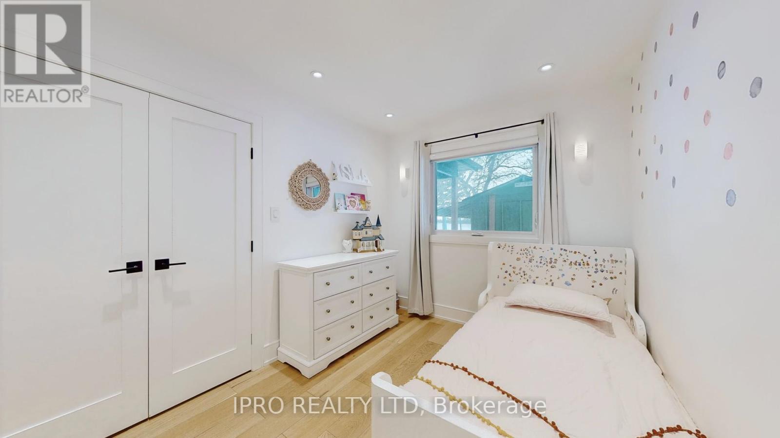 












13890 KENNEDY ROAD N

,
Caledon (Inglewood),




Ontario
L7C2G2

