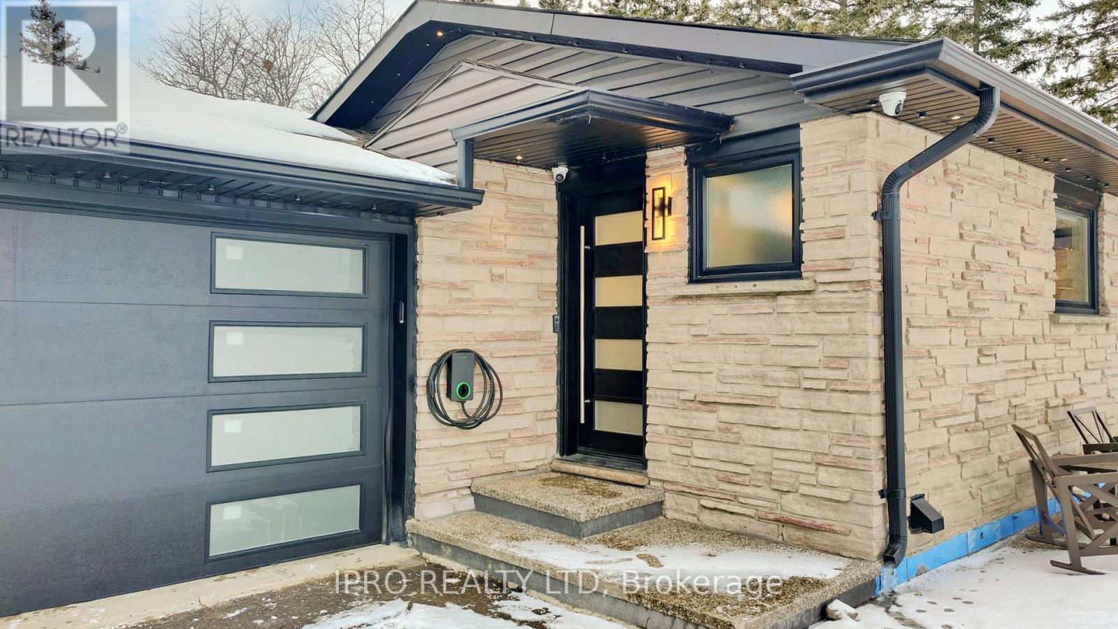 












13890 KENNEDY ROAD N

,
Caledon (Inglewood),




Ontario
L7C2G2

