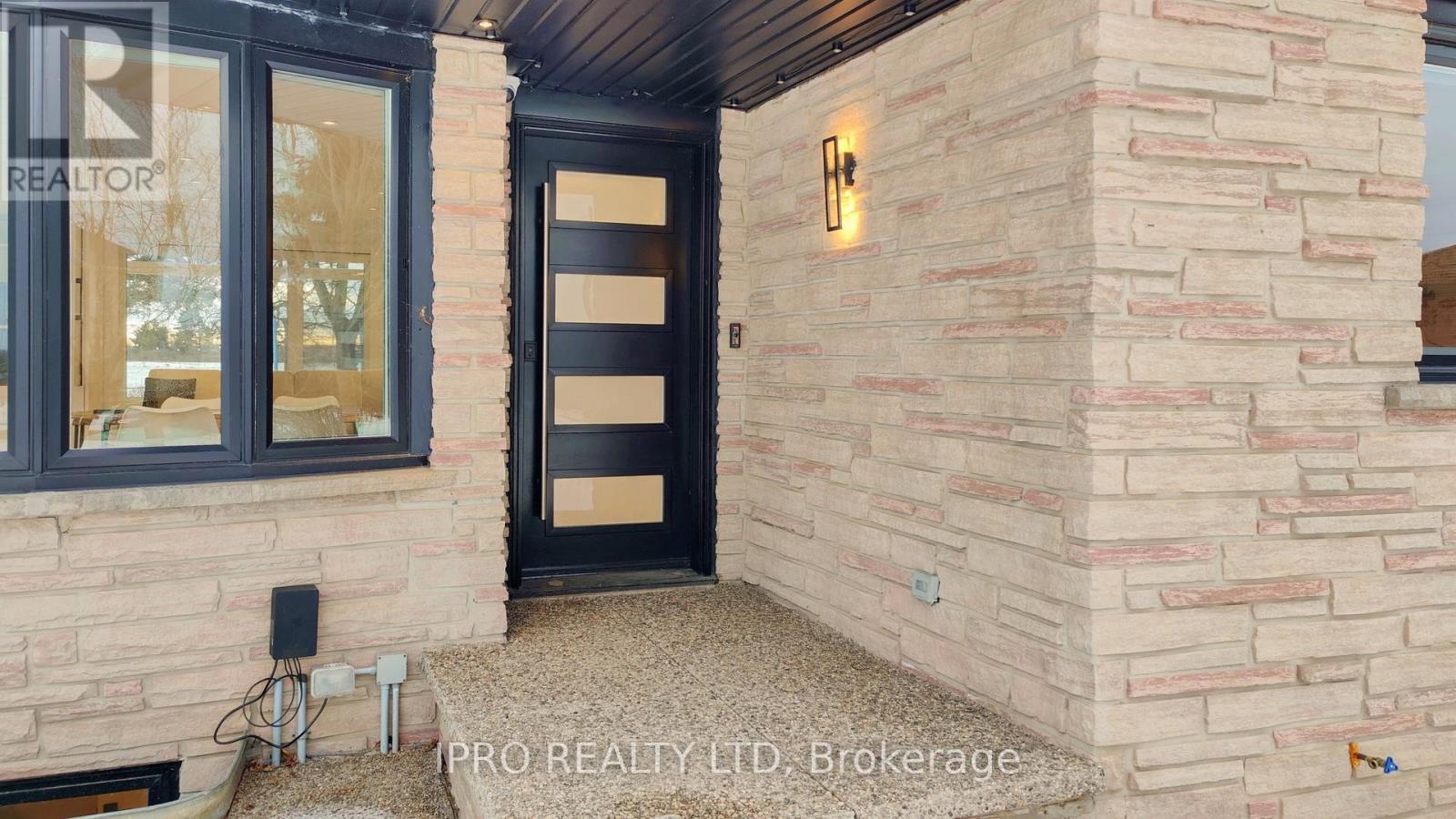 












13890 KENNEDY ROAD N

,
Caledon (Inglewood),




Ontario
L7C2G2

