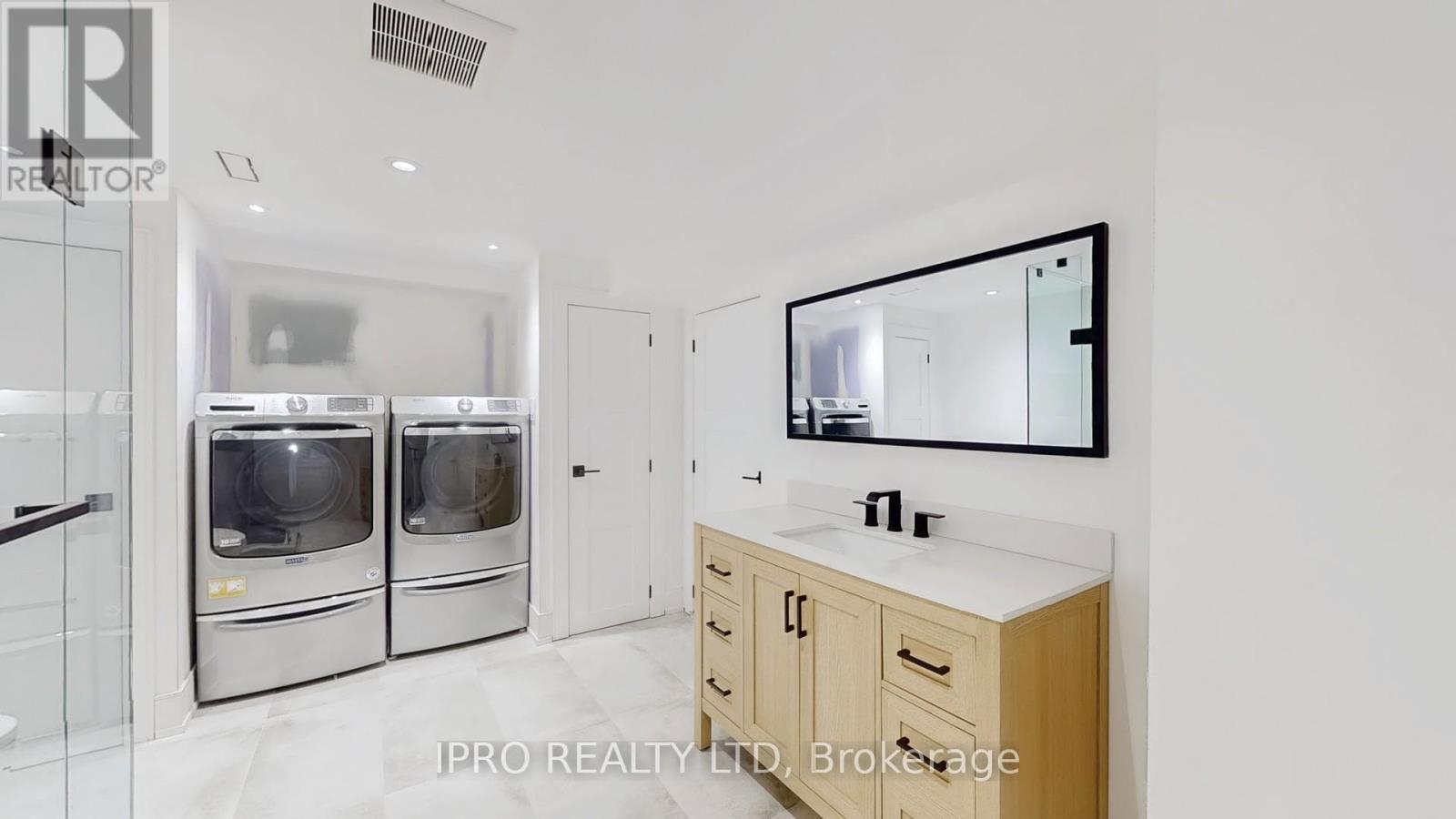 












13890 KENNEDY ROAD N

,
Caledon (Inglewood),




Ontario
L7C2G2

