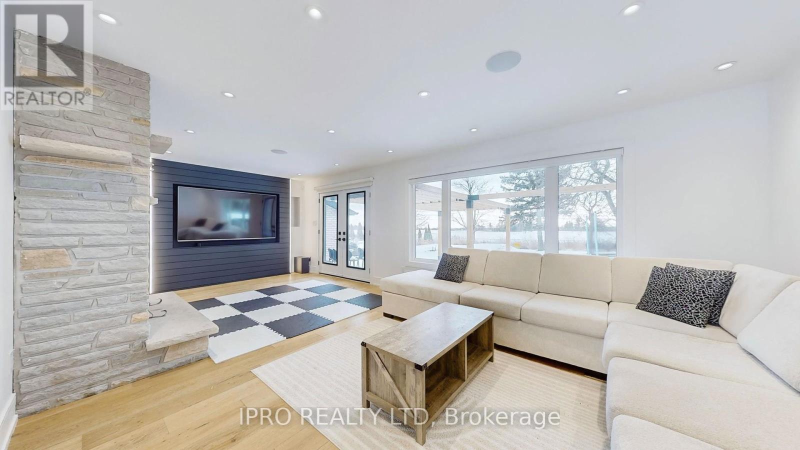 












13890 KENNEDY ROAD N

,
Caledon (Inglewood),




Ontario
L7C2G2

