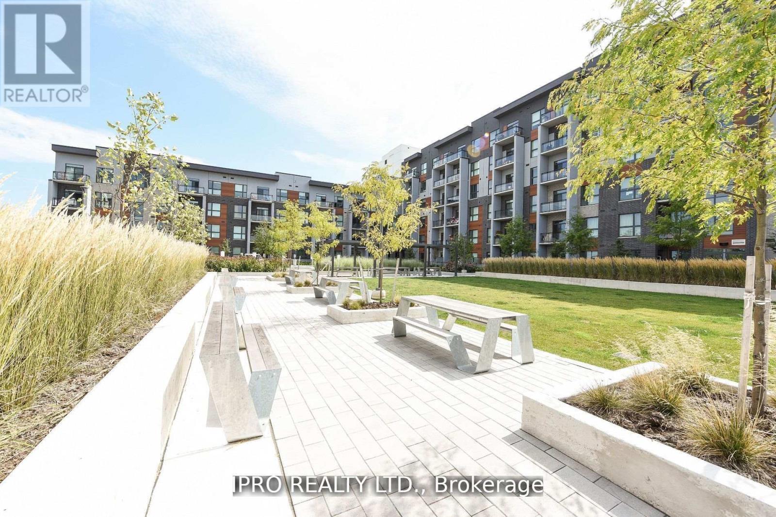 












004 - 95 DUNDAS ST W STREET

,
Oakville,




Ontario
L6M5N4

