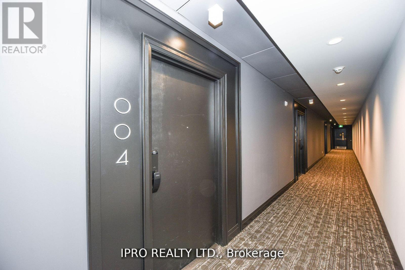 












004 - 95 DUNDAS ST W STREET

,
Oakville,




Ontario
L6M5N4

