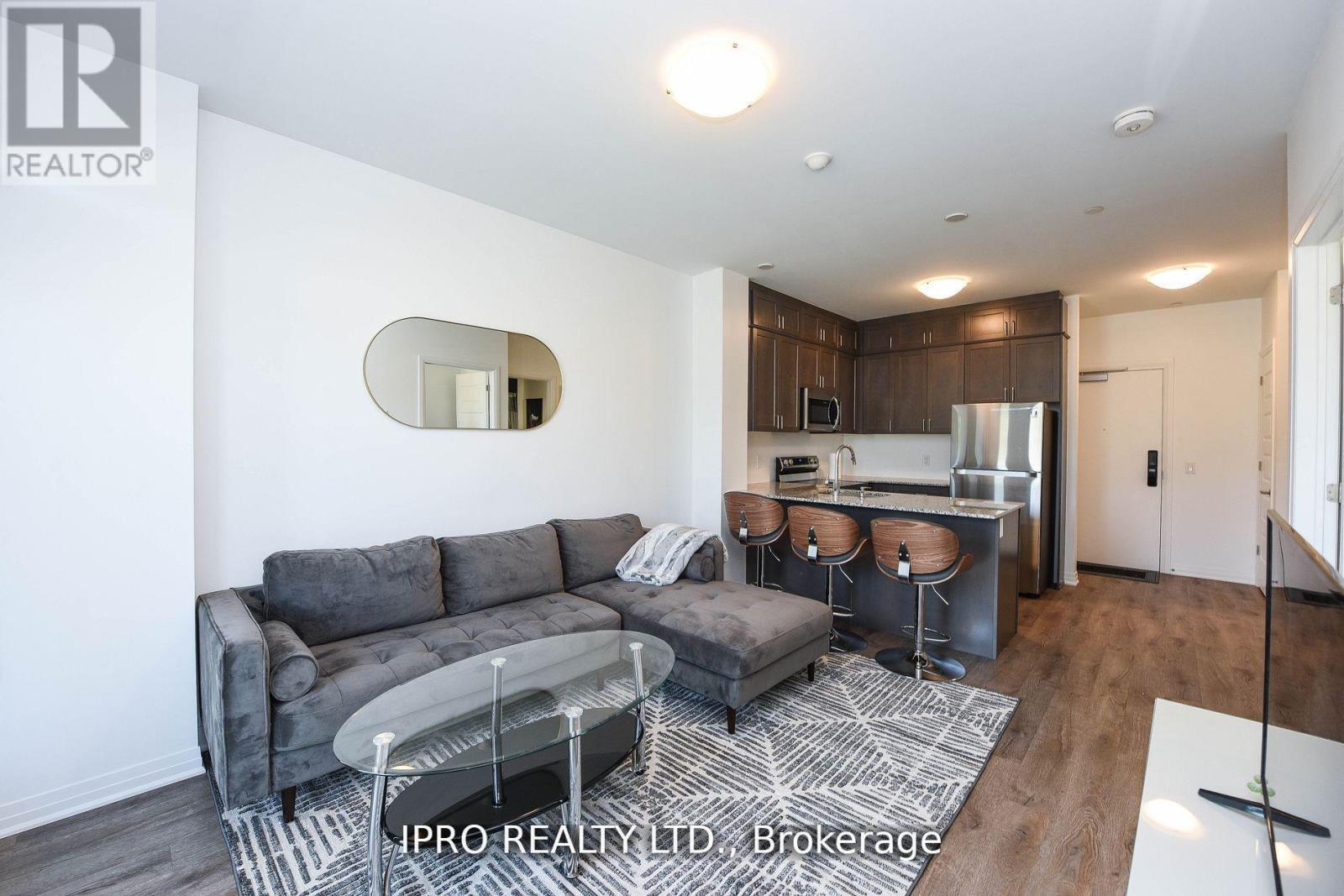 












004 - 95 DUNDAS ST W STREET

,
Oakville,




Ontario
L6M5N4

