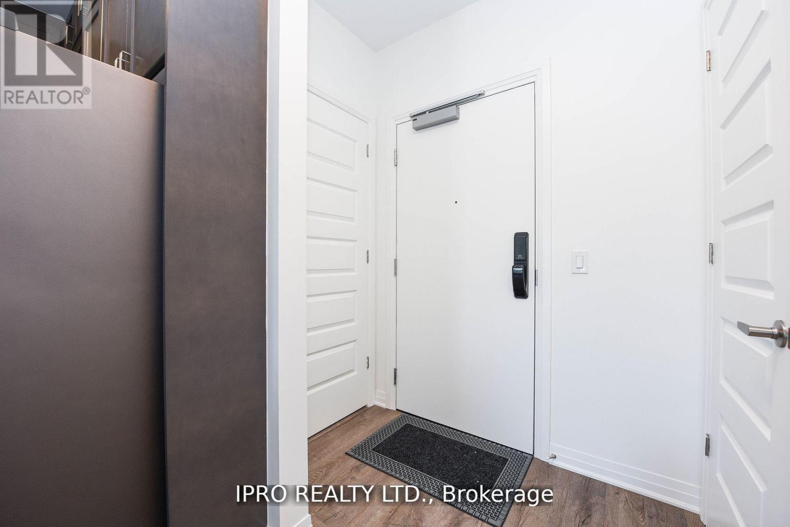 












004 - 95 DUNDAS ST W STREET

,
Oakville,




Ontario
L6M5N4

