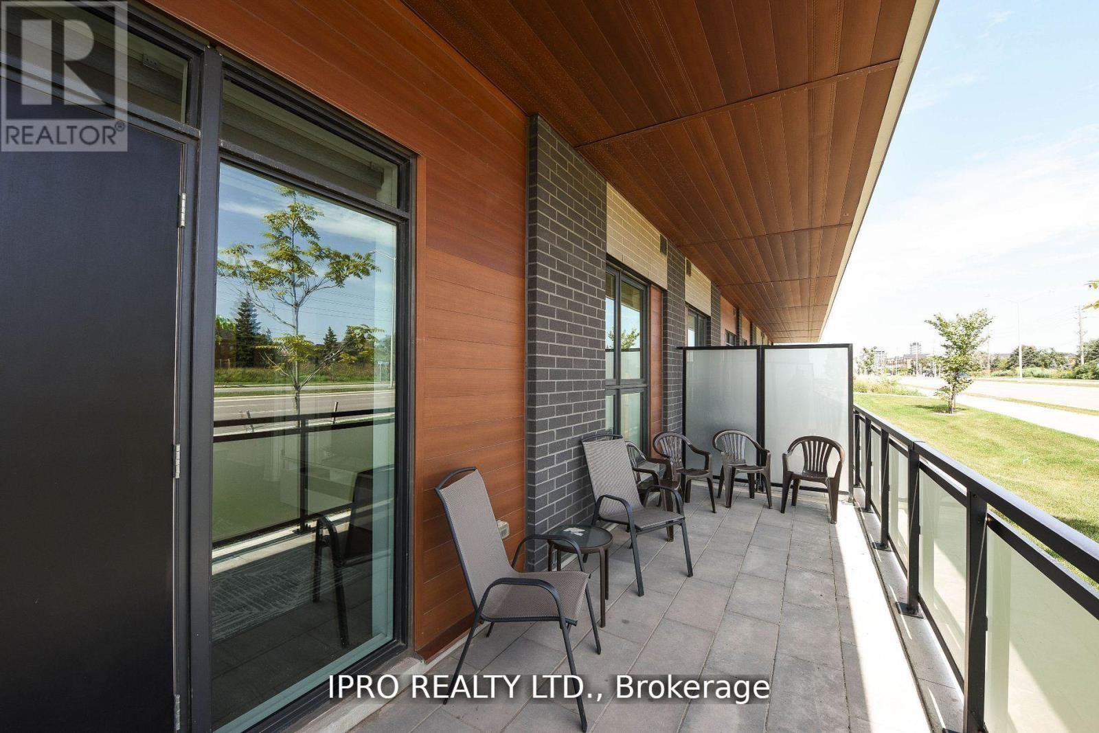 












004 - 95 DUNDAS ST W STREET

,
Oakville,




Ontario
L6M5N4

