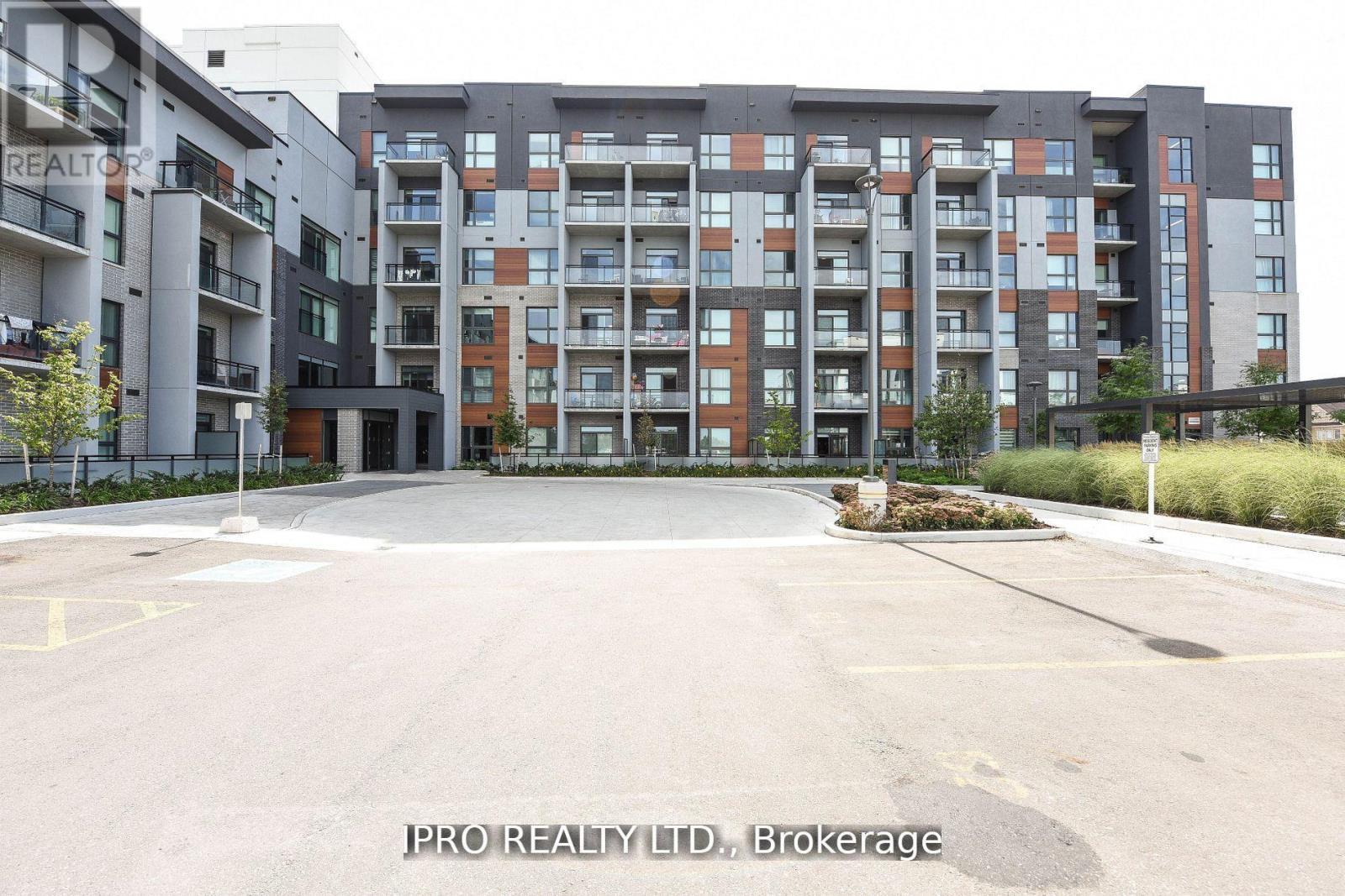 












004 - 95 DUNDAS ST W STREET

,
Oakville,




Ontario
L6M5N4

