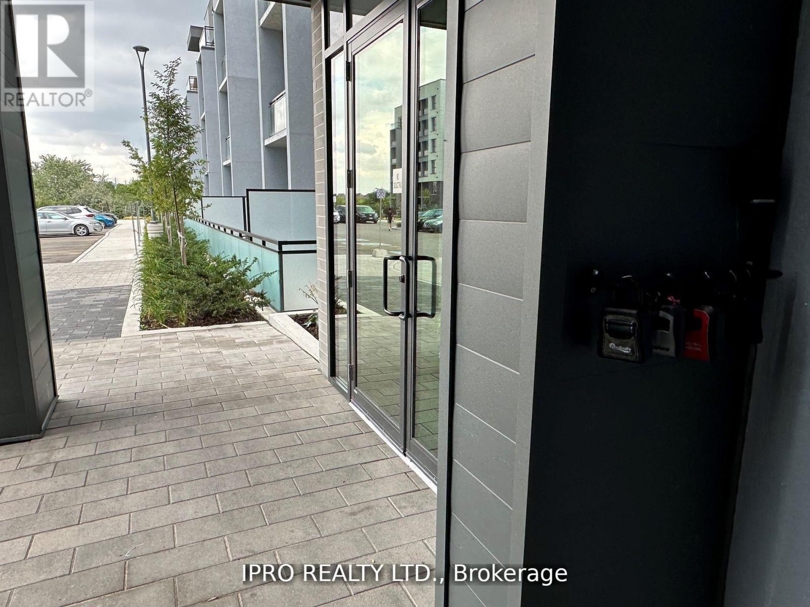 












004 - 95 DUNDAS ST W STREET

,
Oakville,




Ontario
L6M5N4

