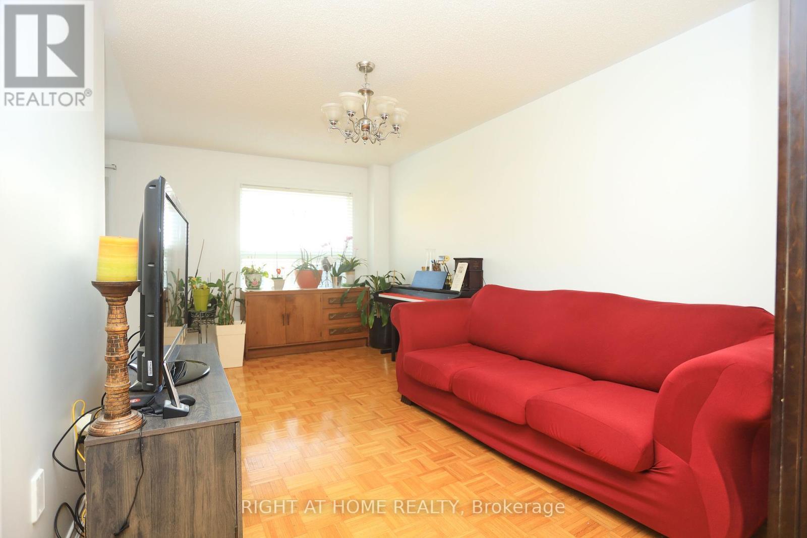 












165 ZIA DODDA CRESCENT

,
Brampton (Bram East),




Ontario
L6P1T2

