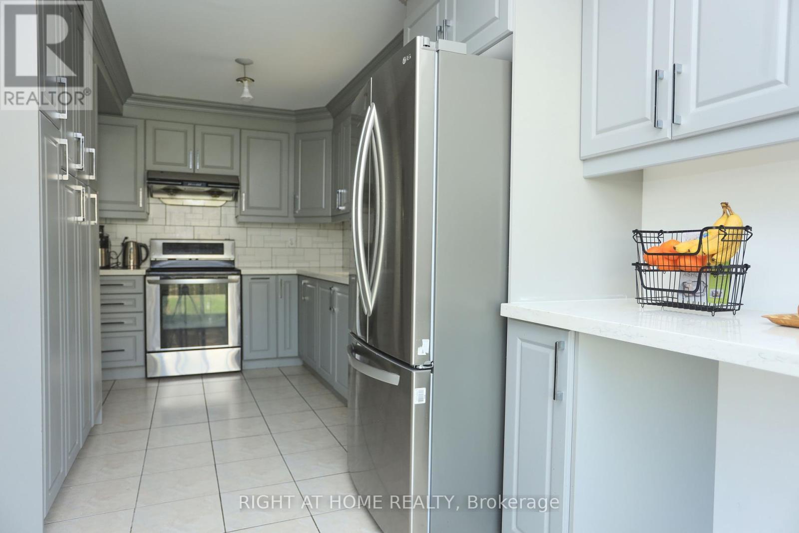 












165 ZIA DODDA CRESCENT

,
Brampton (Bram East),




Ontario
L6P1T2


