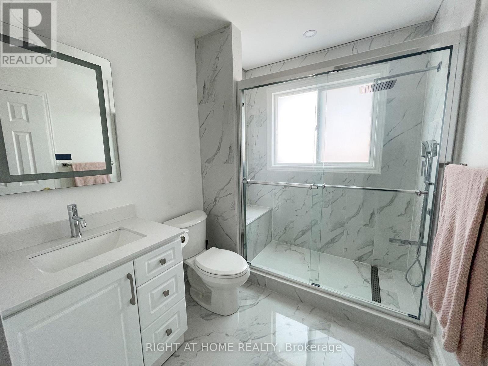 












165 ZIA DODDA CRESCENT

,
Brampton (Bram East),




Ontario
L6P1T2

