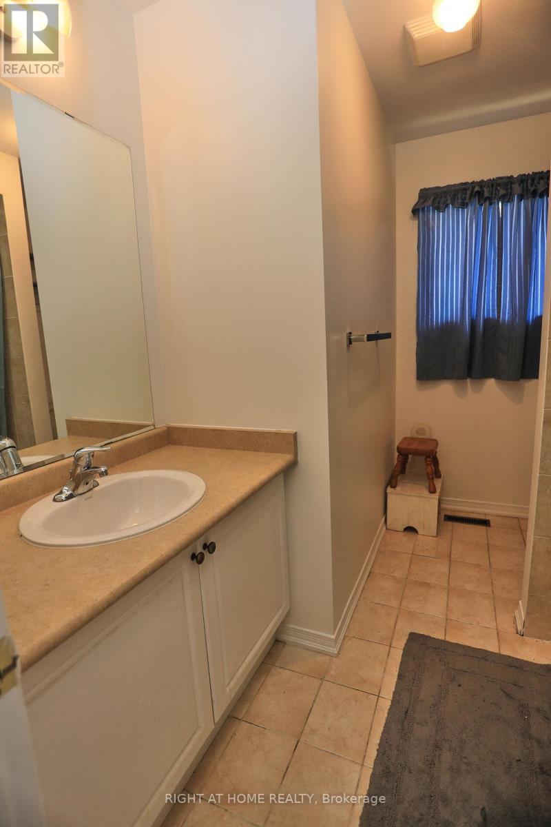 












165 ZIA DODDA CRESCENT

,
Brampton (Bram East),




Ontario
L6P1T2

