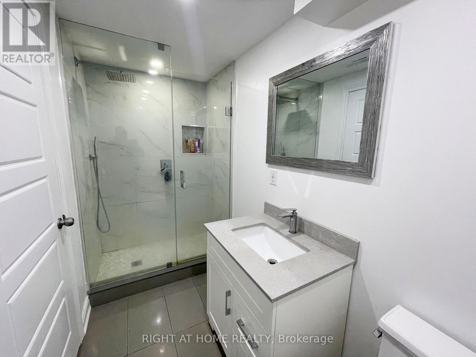 












165 ZIA DODDA CRESCENT

,
Brampton (Bram East),




Ontario
L6P1T2

