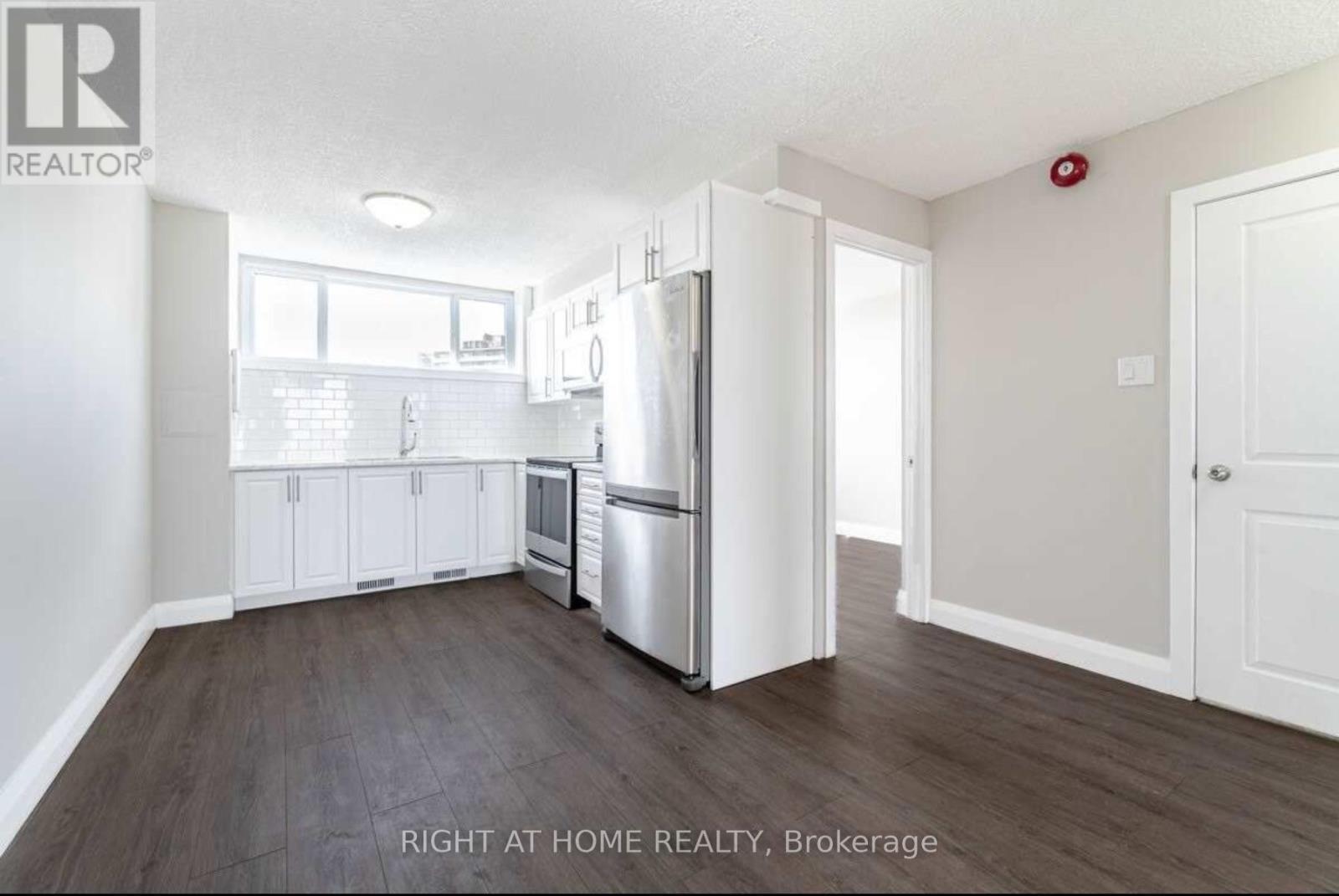 












621 - 4673 JANE STREET

,
Toronto (Black Creek),




Ontario
M3N2L1

