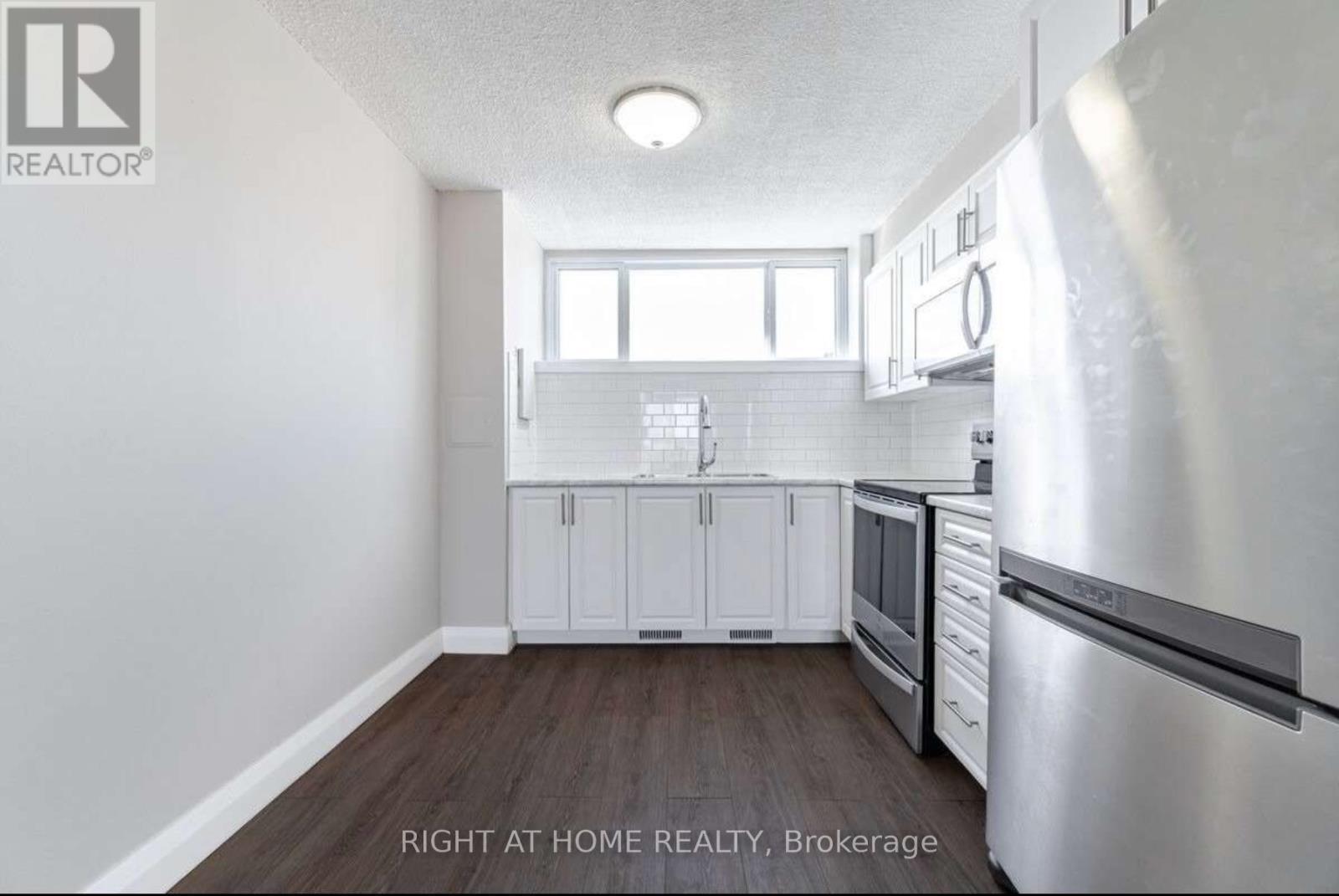 












621 - 4673 JANE STREET

,
Toronto (Black Creek),




Ontario
M3N2L1

