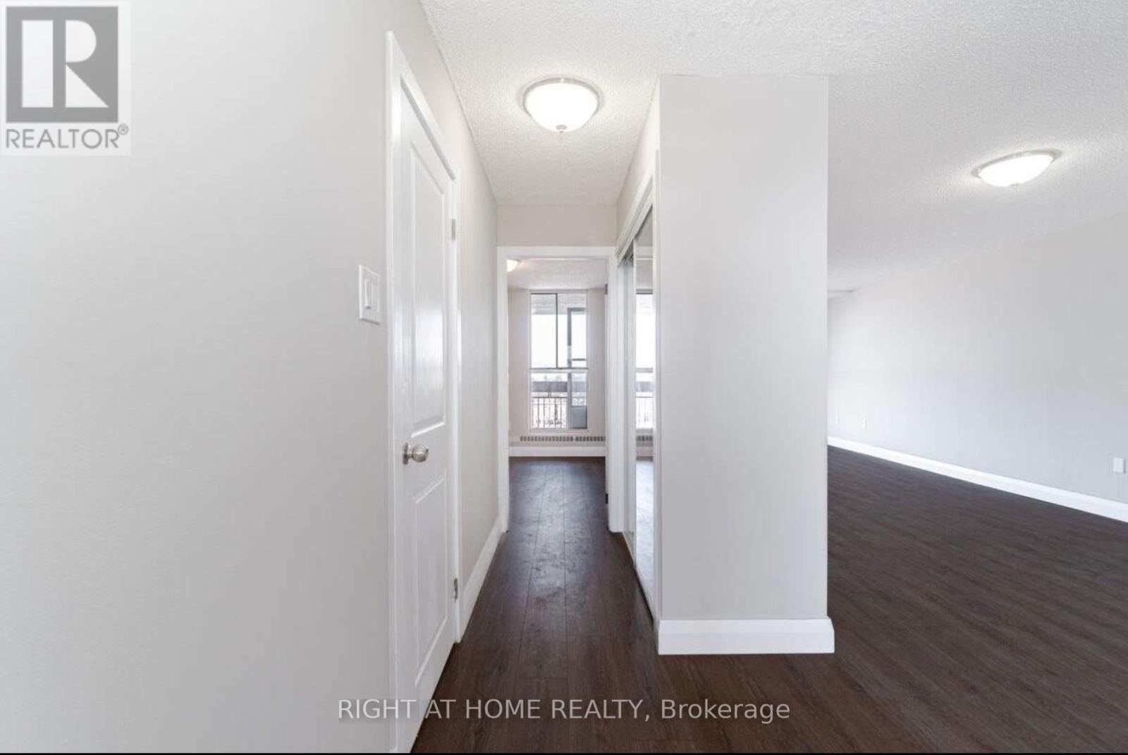 












621 - 4673 JANE STREET

,
Toronto (Black Creek),




Ontario
M3N2L1

