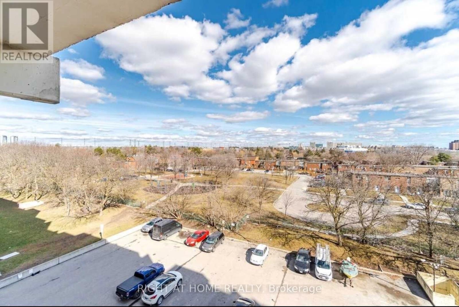 












621 - 4673 JANE STREET

,
Toronto (Black Creek),




Ontario
M3N2L1

