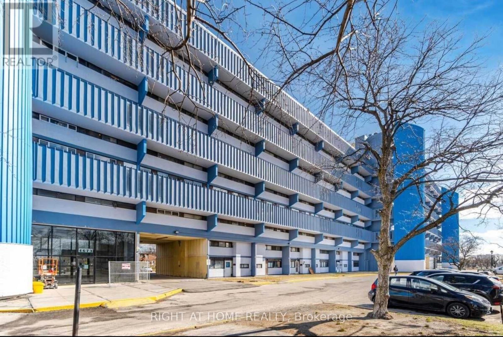 












621 - 4673 JANE STREET

,
Toronto (Black Creek),




Ontario
M3N2L1

