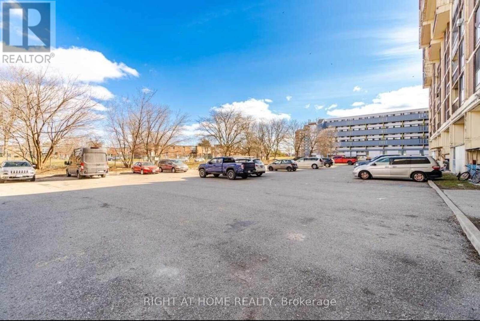












621 - 4673 JANE STREET

,
Toronto (Black Creek),




Ontario
M3N2L1


