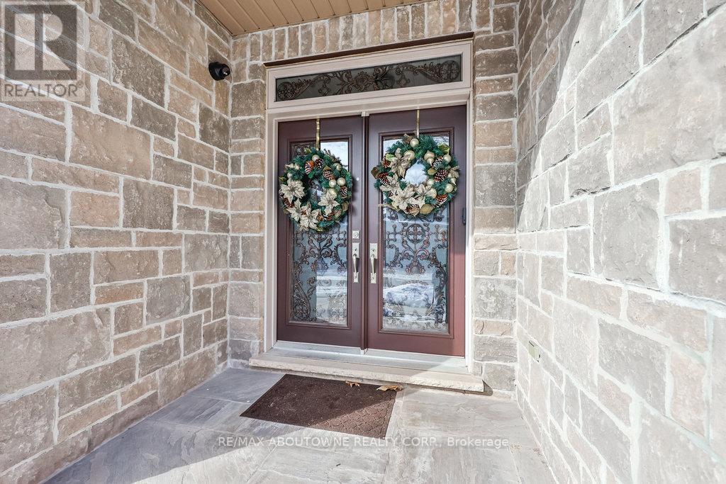 












526 HIDDEN TRAIL

,
Oakville,




Ontario
L6M0N3

