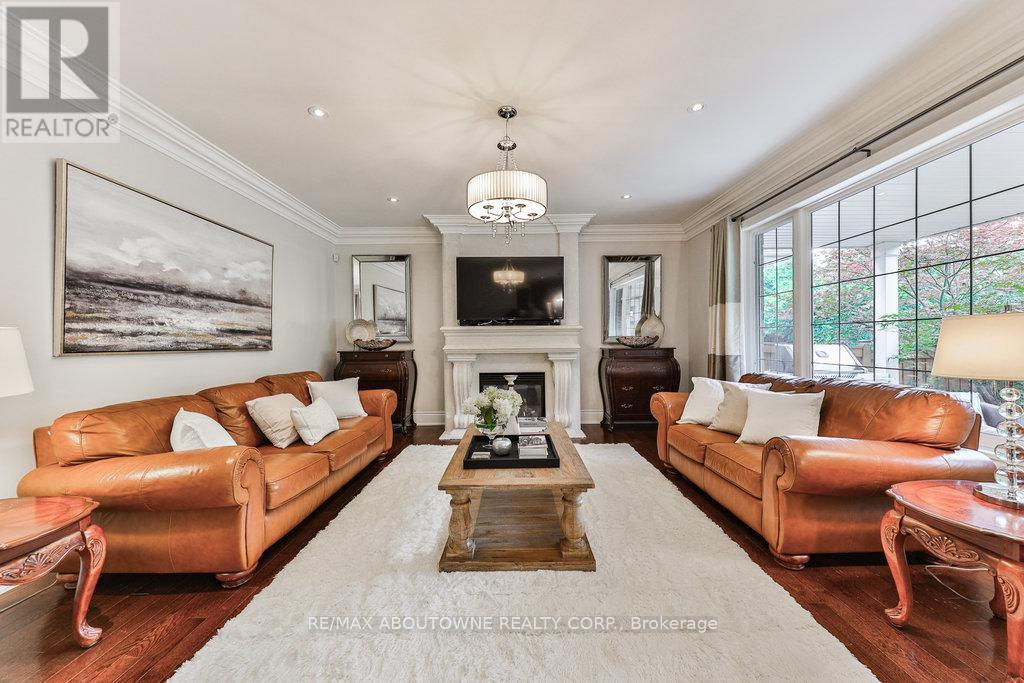 












526 HIDDEN TRAIL

,
Oakville,




Ontario
L6M0N3

