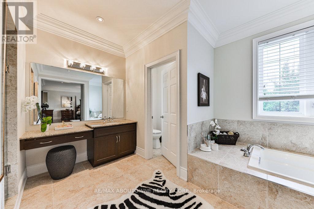 












526 HIDDEN TRAIL

,
Oakville,




Ontario
L6M0N3

