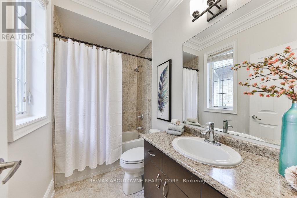 












526 HIDDEN TRAIL

,
Oakville,




Ontario
L6M0N3

