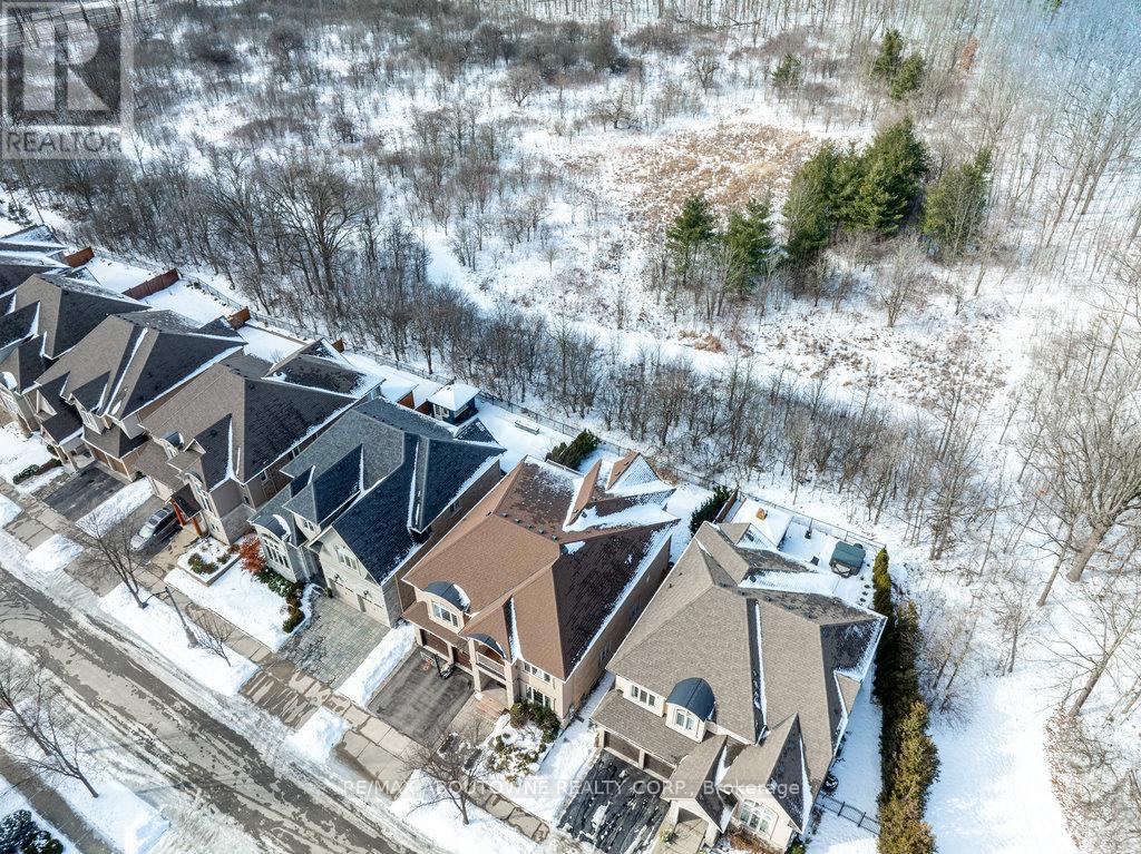 












526 HIDDEN TRAIL

,
Oakville,




Ontario
L6M0N3

